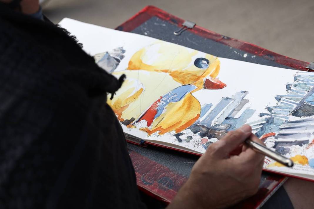 Kente gelen turistler, onu görünce gözlerine inanamadı! Parmakla gösterip endişeyle baktılar 12